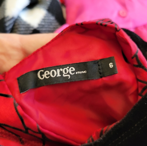 Girls party dress - Picture 3 of 3